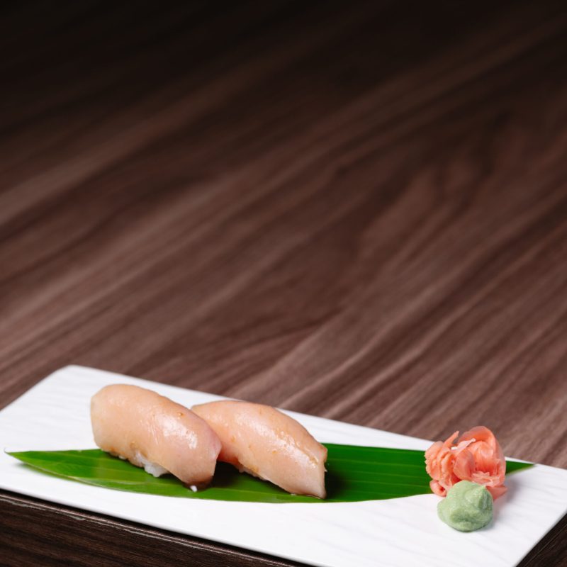 Nigiris de hamachi Nigiris de hamachi