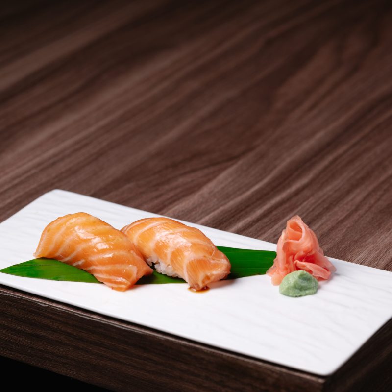 Nigiris salmón Nigiris de salmón